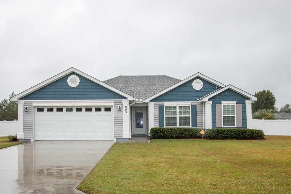 203 Victorian Lake Dr, Brunswick, GA 31525 - photo 1