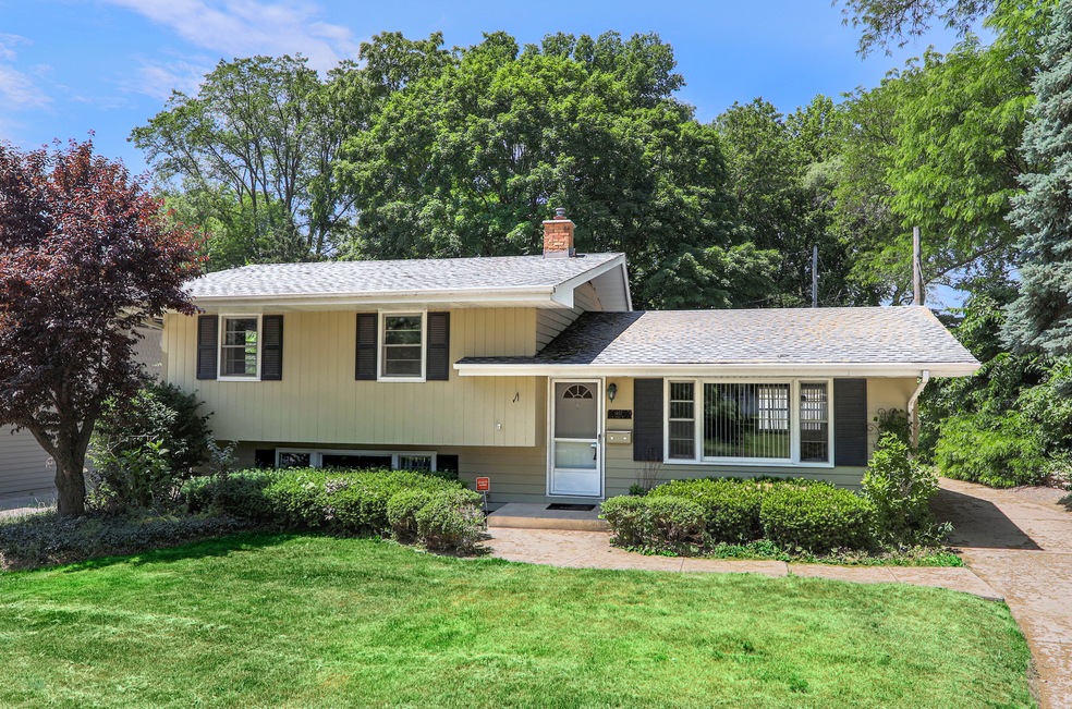 1457 N Eagle St, Naperville, IL 60563 - photo 1