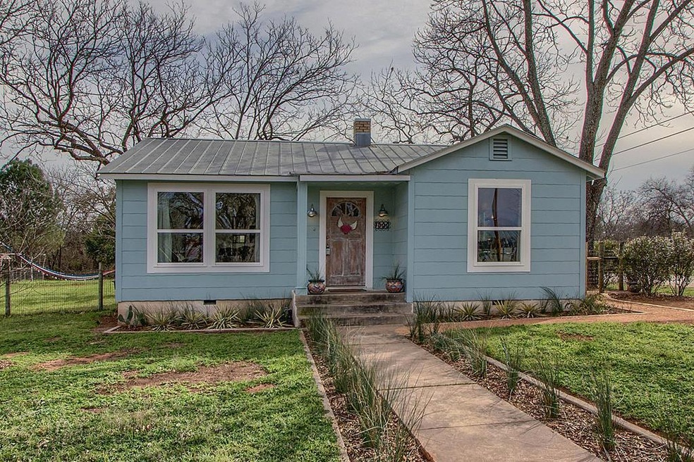 711 Winfred St, Fredericksburg, TX 78624 - photo 1