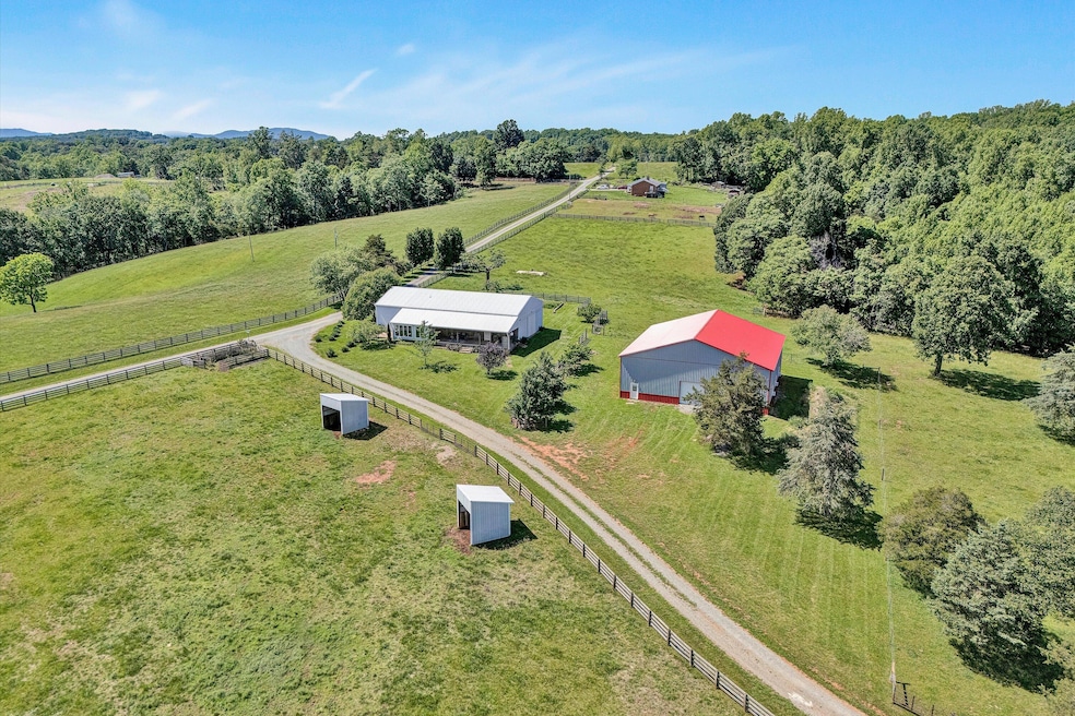Welcome 135 Holyfield Lane (3)