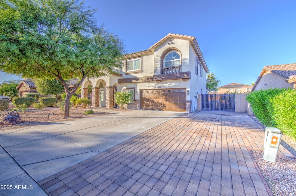 22022 W Moonlight Path, Buckeye, AZ 85326 - photo 1