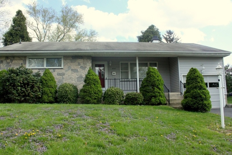 444 Liberty Blvd, Phillipsburg, NJ 08865 - photo 1