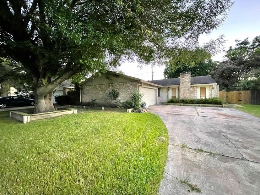 10727 Heather Hill Dr, Houston, TX 77086 - photo 1
