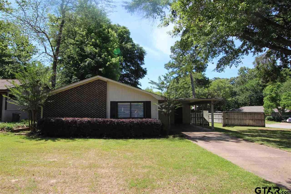 2725 2725 Amy Ln, Tyler, TX 75701 - photo 1