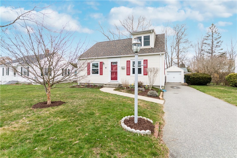 81 Beach Rd, Bristol, RI 02809 - photo 1