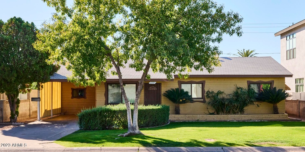 4537EMontecitoAve_002_Front