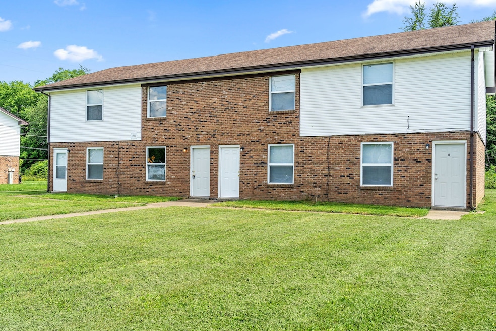 1231 Stateline Rd unit 46, Oak Grove, KY 42262 - photo 1