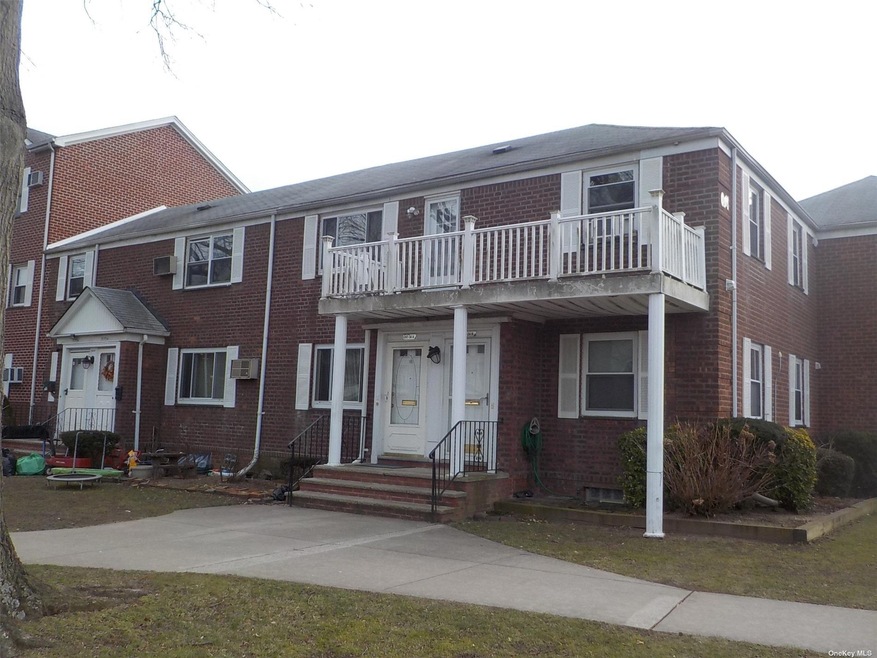 247-34 77th Crescent unit 2nd fl, Jamaica, NY 11426 - photo 1