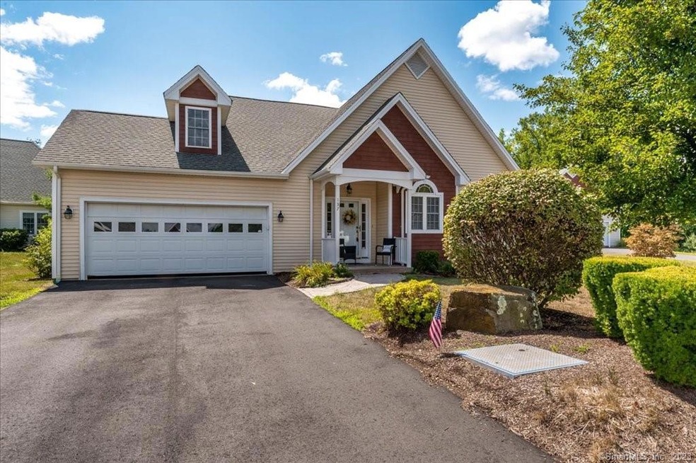 137 Thistle Pond Dr, Bloomfield, CT 06002 - photo 1