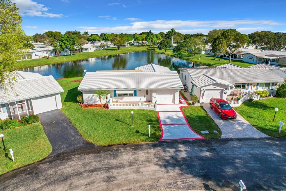 WATERFRONT PROPERTY-2 BEDROOM/2BATH/1CAR GARAGE
L