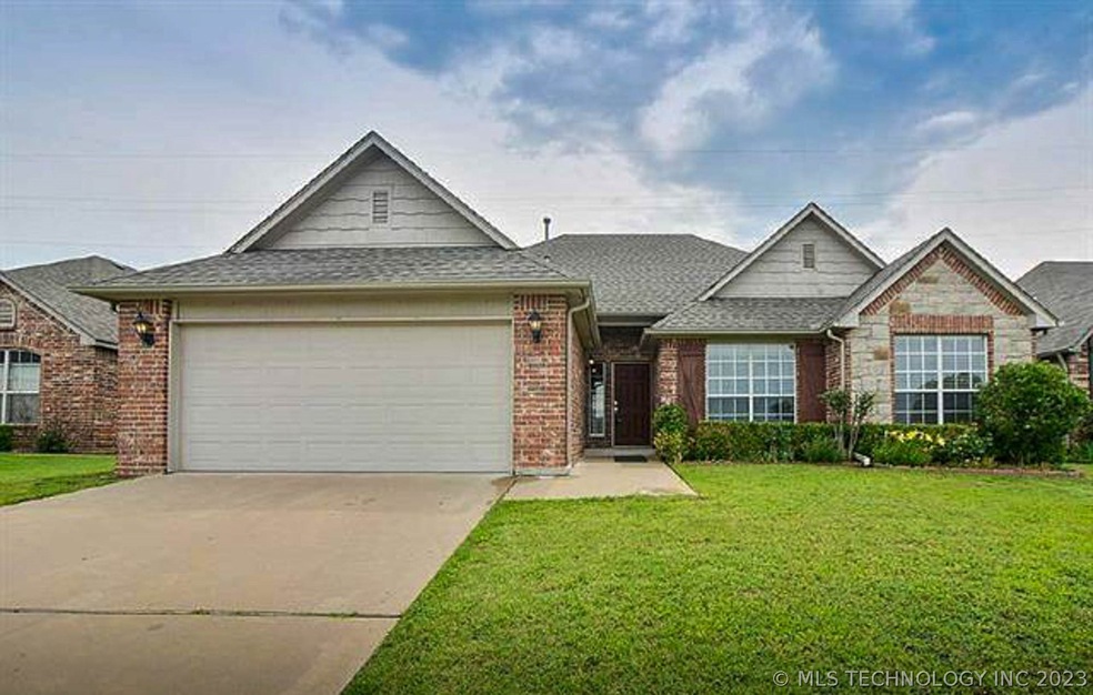 11715 S Locust Ave, Jenks, OK 74037 - photo 1