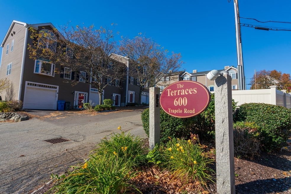 600 Trapelo Rd unit 4, Waltham, MA 02452 - photo 1