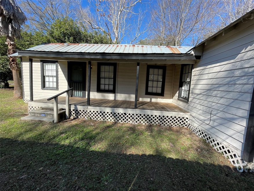 721 Hospital St, Tomball, TX 77375 - photo 1