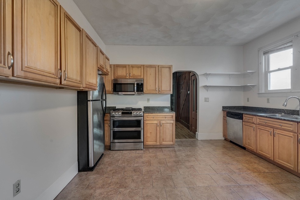 77 Pine St unit 1, Swampscott, MA 01907 - photo 1