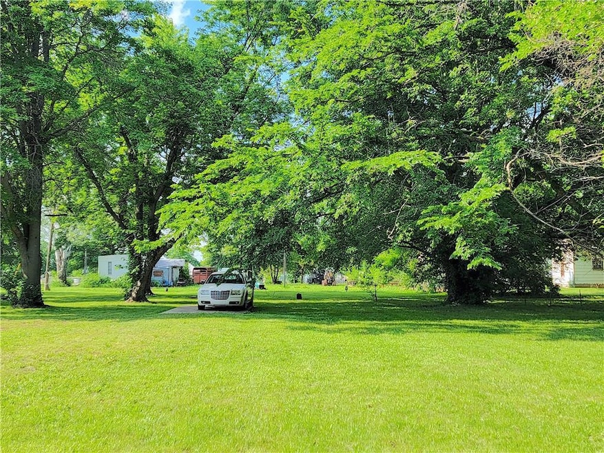 811 & 819 W 9th Ave, Garnett, KS 66032 - photo 1