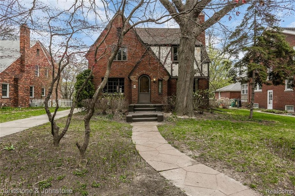 1428 Balfour St Grosse Pointe-large-001-6-1428 Bal