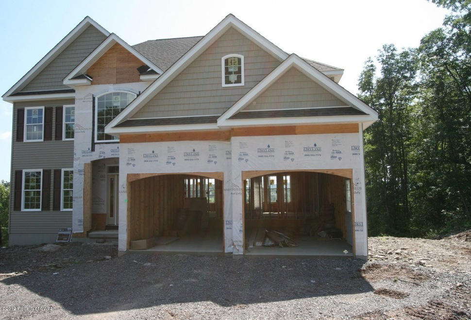 339 Canter Dr, Dallas, PA 18612 - photo 1