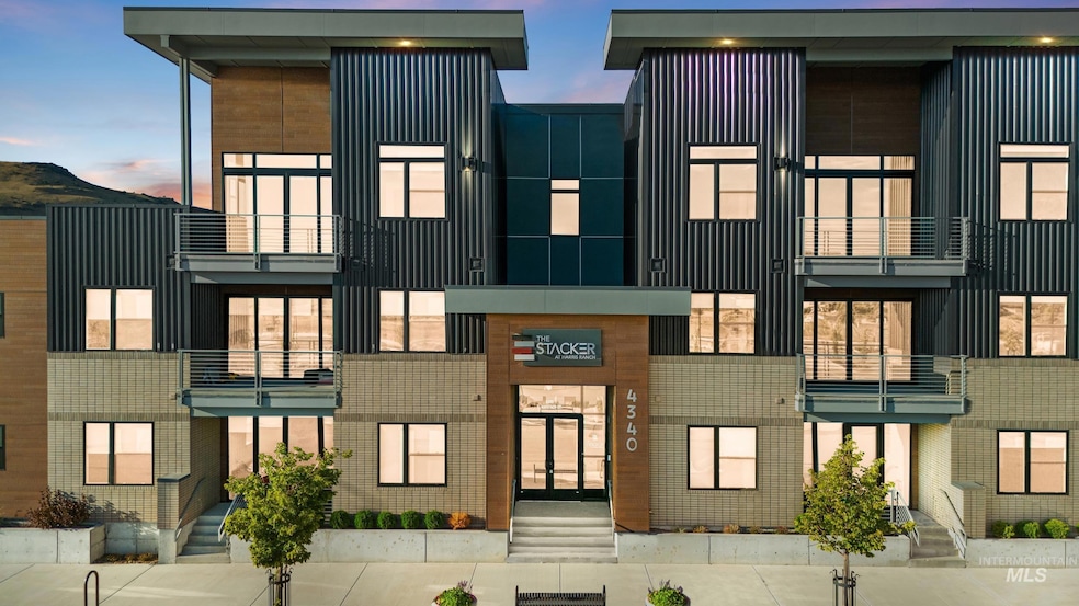 For Sale $484,900 • Co-Listing Agent