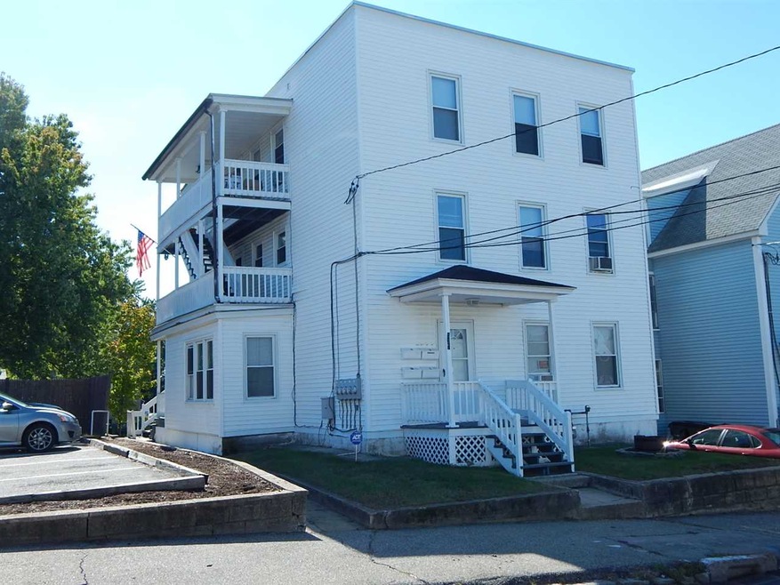 537 Howe St unit 1 Rear, Manchester, NH 03103 - photo 1