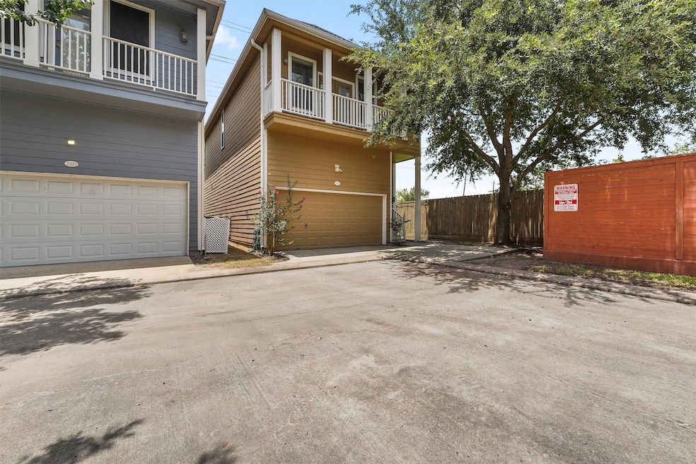 Welcome Home! 3331 New Garden View is at the end o