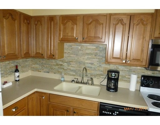 121 Bailey St unit A5, Worcester, MA 01602 - photo 1