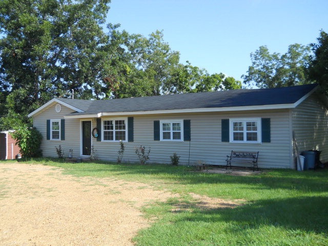 1007 Common St, Wesson, MS 39191 - photo 1
