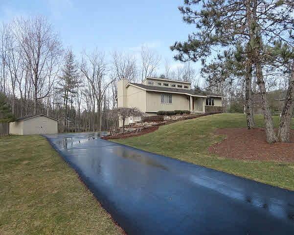 2957 E Oakhaven Ct, Midland, MI 48642 - photo 1