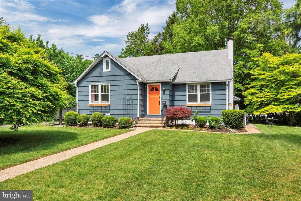 281 Linden St, Moorestown, NJ 08057 - photo 1