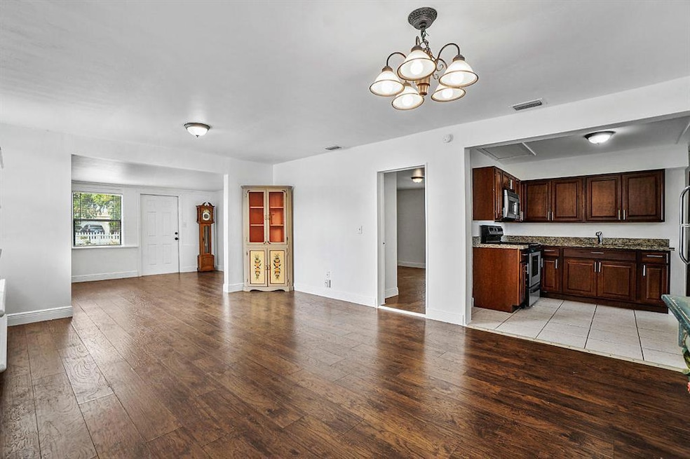 010-820NHSt-LakeWorth-FL-small