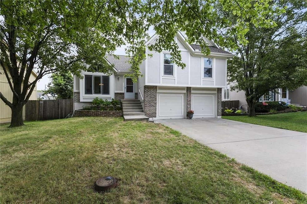 5407 Noble St, Shawnee, KS 66226 - photo 1