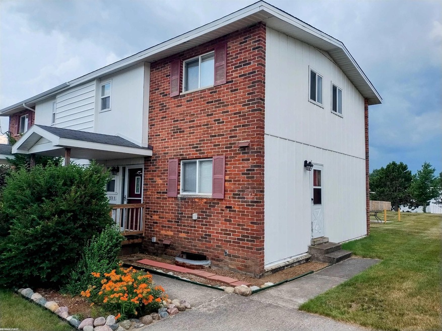 9818 Minnesota St unit B, Oscoda Township, MI 48750 - photo 1