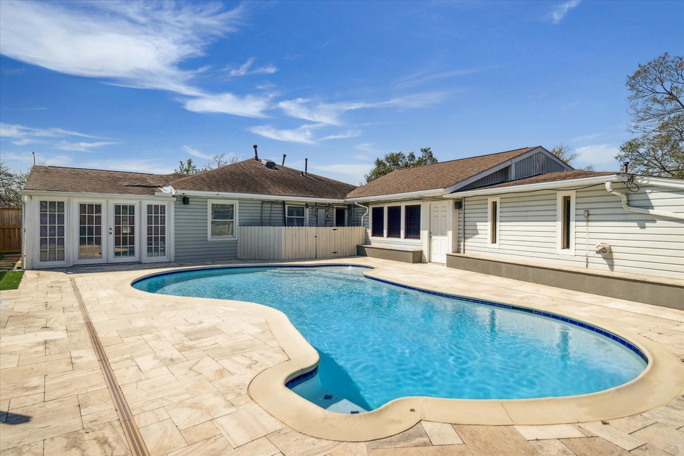 1444 W 43rd St, Houston, TX 77018 - photo 1