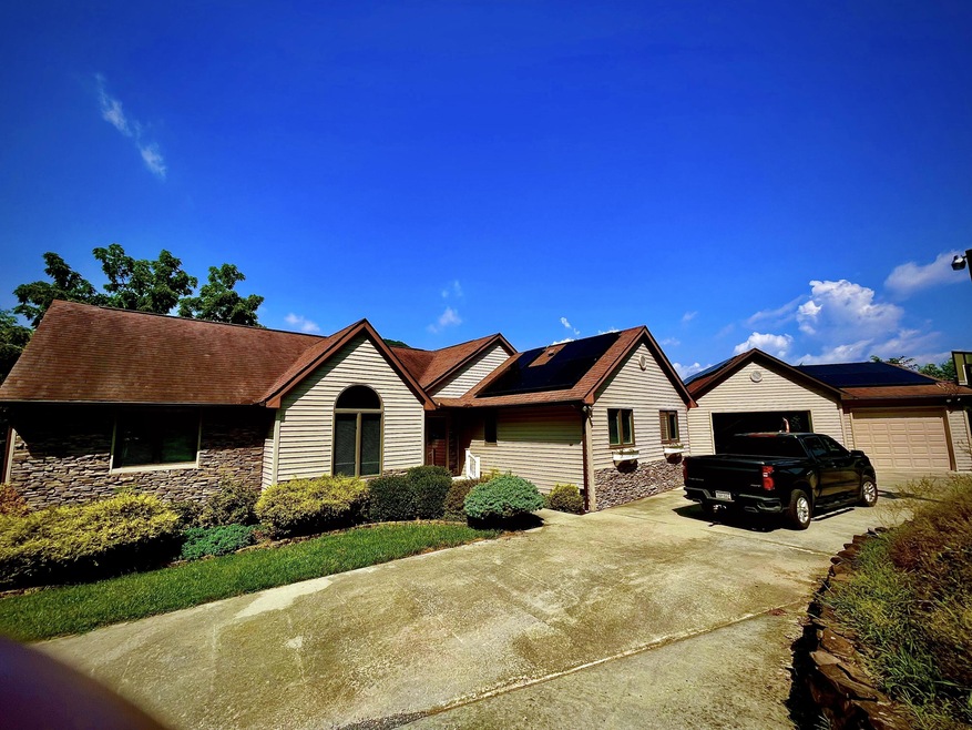 174 Observation Rd, Hinton, WV 25951 MLS 231020