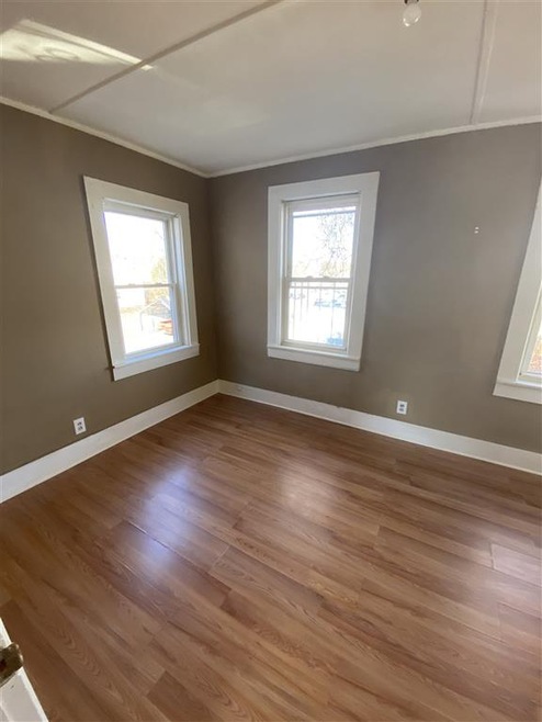 58 Temple St unit 1, Nashua, NH 03060 - photo 1