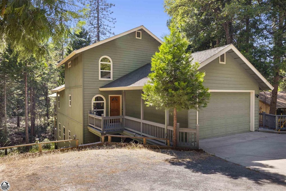 View of front of home featuring a porch
