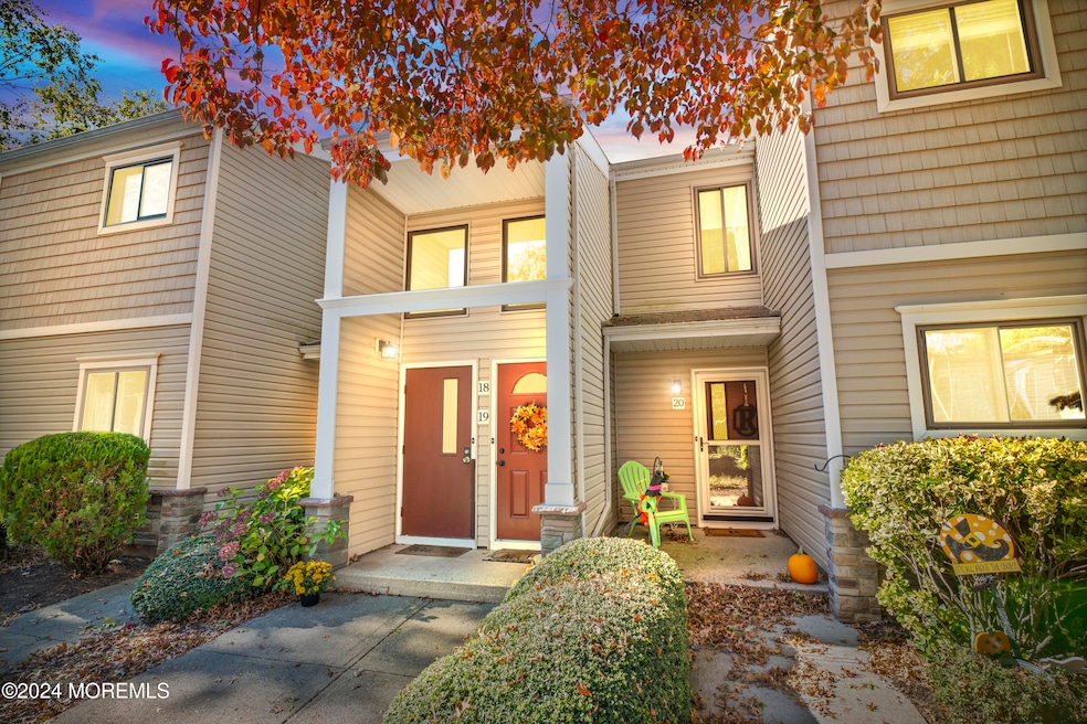 19 Carol Ct, Tinton Falls, NJ 07724 - photo 1