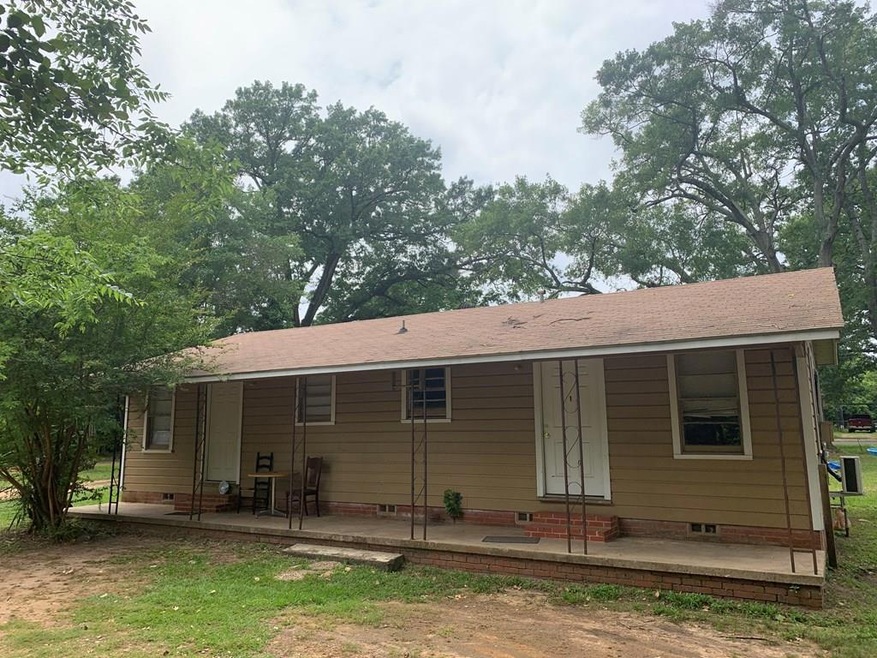 821 Lock St, Nacogdoches, TX 75964 - photo 1