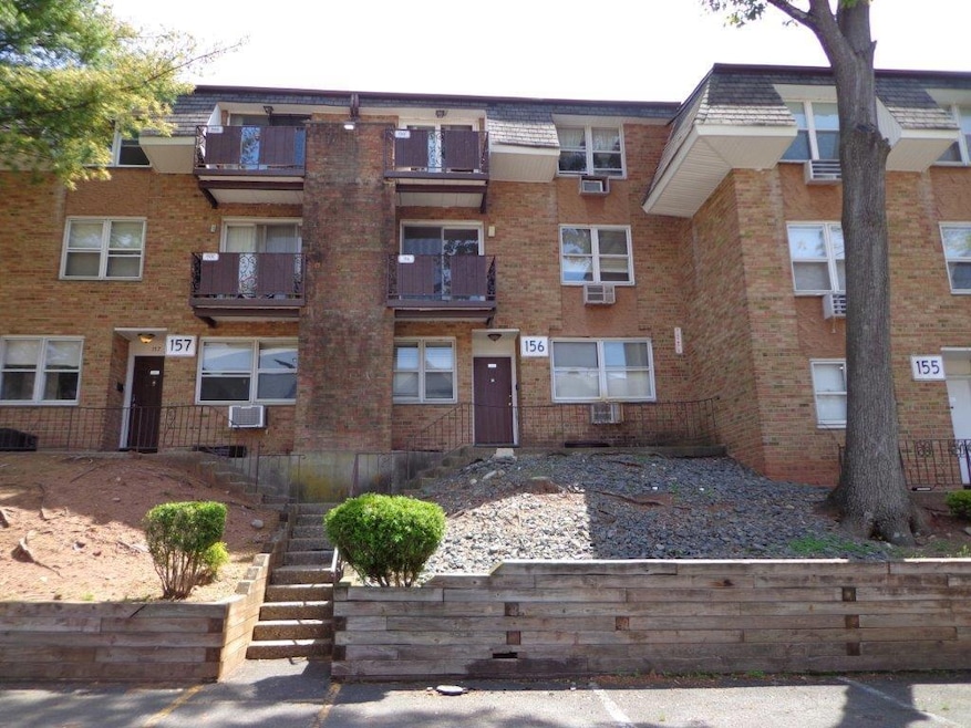 Pending $429,900 • Co-Listing Agent