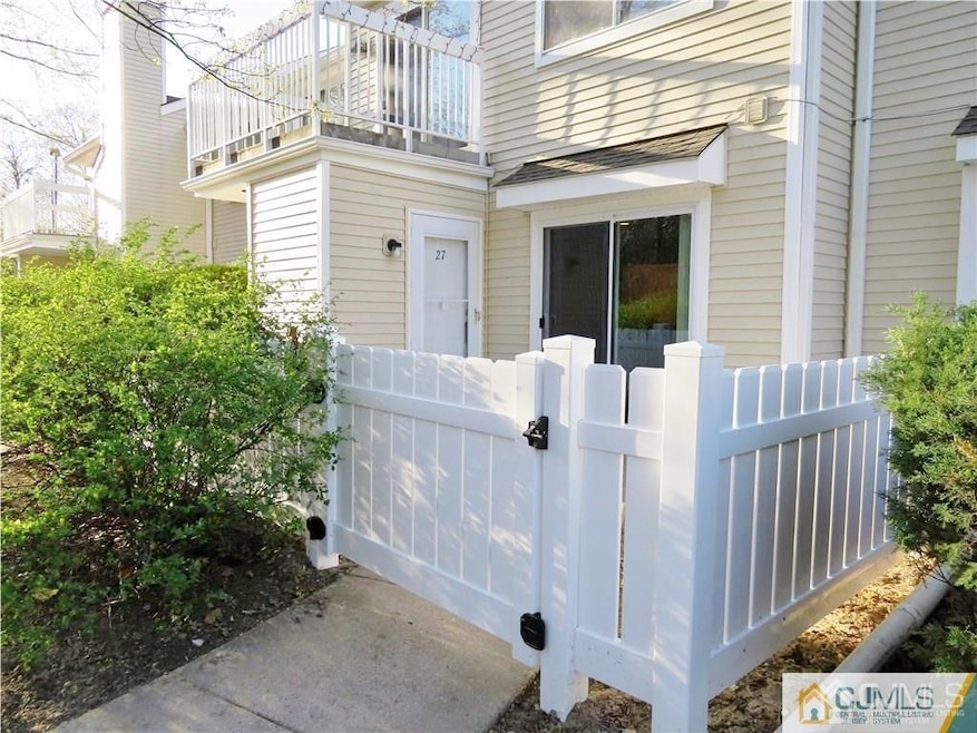 27 Deerberry Ln, Monmouth Junction, NJ 08852 - photo 1