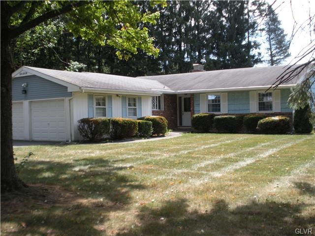 6200 Putter Dr, Allentown, PA 18106 - photo 1