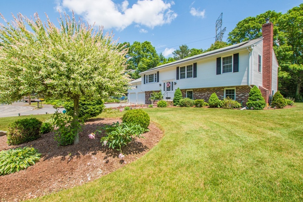 95 Atkinson Dr, Bridgewater, MA 02324 - photo 1