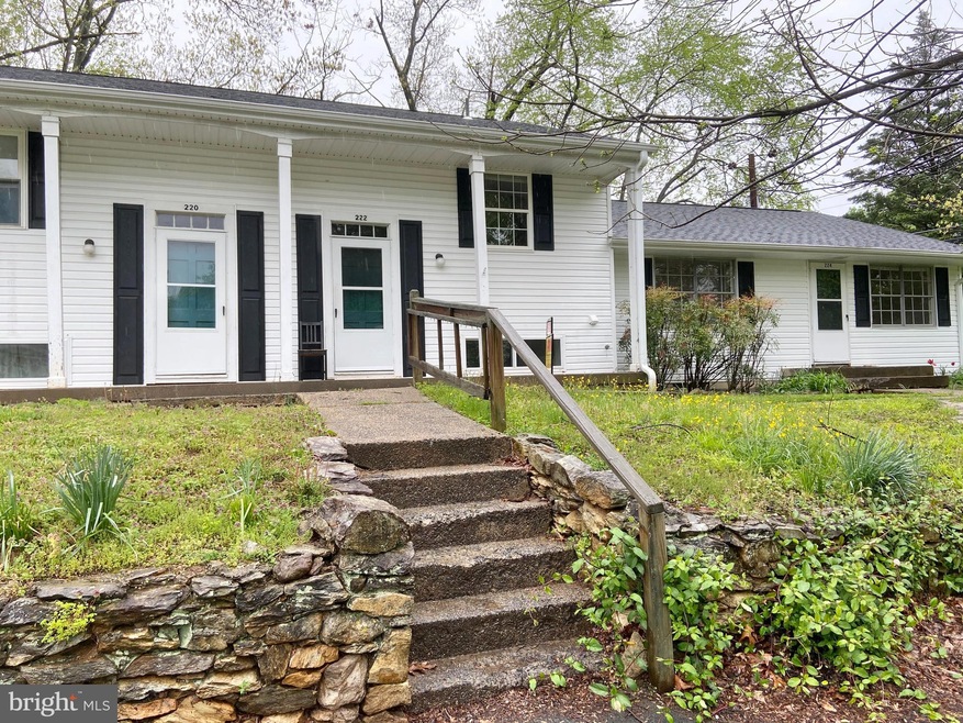 226 Maple St, Middleburg, VA 20117 - photo 1