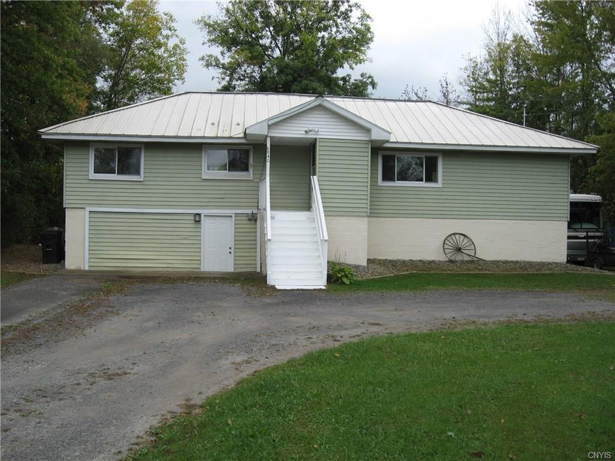 Exterior front/driveway