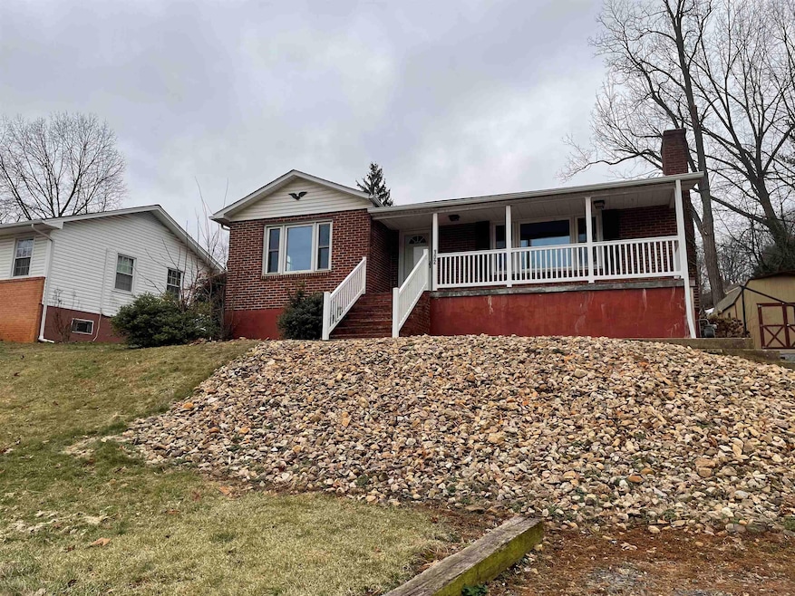 102 Robinhood Rd, Staunton, VA 24401 - photo 1