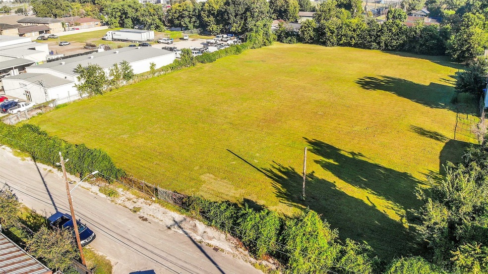 8307 Millet St, Houston, TX 77012 - photo 1