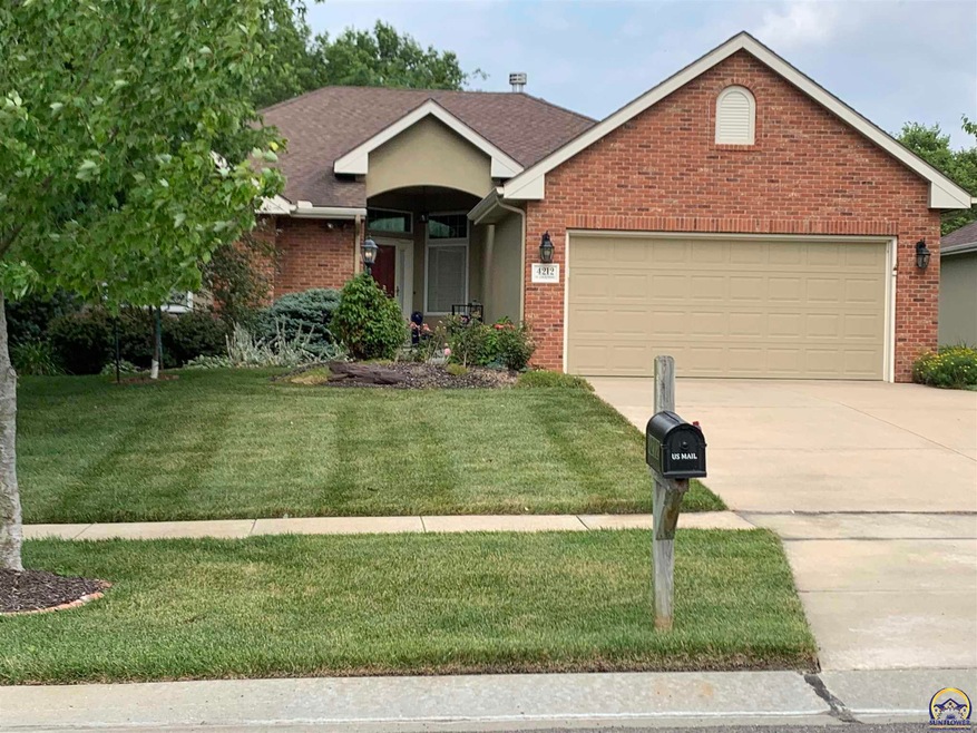 4212 SW Lincolnshire Rd, Topeka, KS 66610 - photo 1