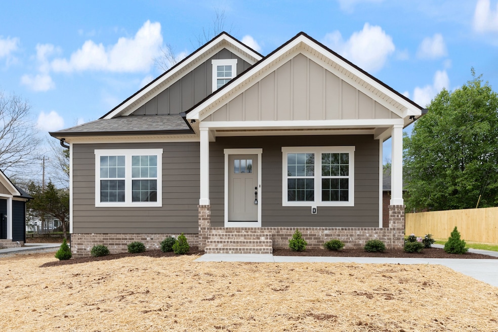 102 Mccreary Heights, Dickson, TN 37055 - photo 1