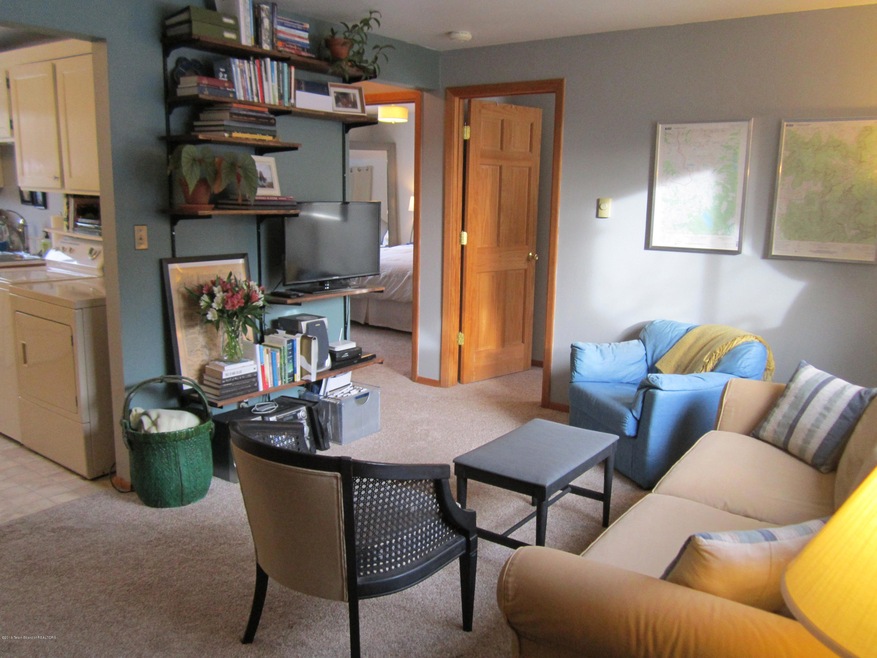 915 Smith Lane, Unit D