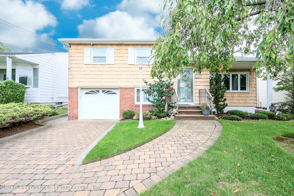 203 Chesterton Ave, Staten Island, NY 10306 - photo 1