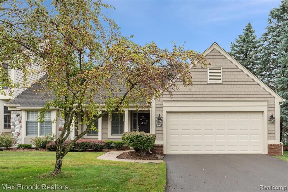 835 Upper Scotsborough Way, Bloomfield Hills, MI 48304 - photo 1